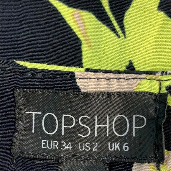 Topshop high waisted floral black lace pants-short - Picture 6 of 6